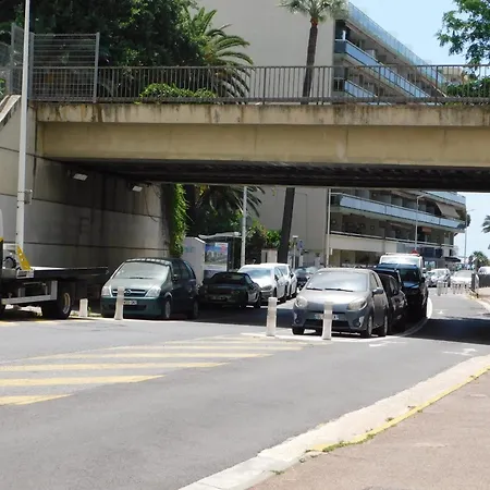 Cosy T1 Soleil D'or Air-conditionned * Juan-les-Pins